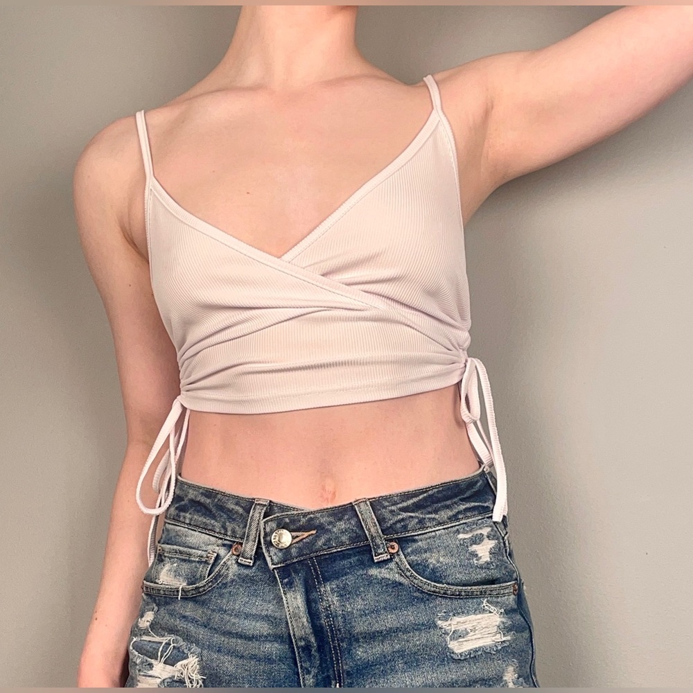 ROMWE Women’s White V-neck Ribbed Adjustable Tank Crop Top (Size S)